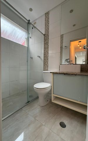 Apartamento à venda com 68m², 2 quartos e 1 vaga Apartamento à venda com 68m², 2 quartos e 1 vagaBanheiro