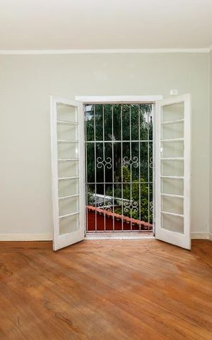 Casa para alugar com 300m², 4 quartos e 1 vaga Casa para alugar com 300m², 4 quartos e 1 vagaSuíte
