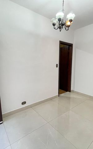Casa à venda com 120m², 5 quartos e 2 vagas Casa à venda com 120m², 5 quartos e 2 vagasEdícula - Sala