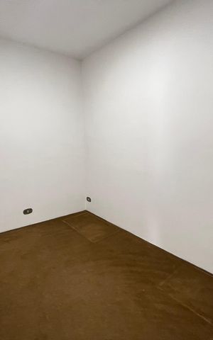 Casa à venda com 120m², 5 quartos e 2 vagas Casa à venda com 120m², 5 quartos e 2 vagasEdícula - Quarto 2