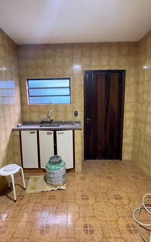 Casa à venda com 120m², 5 quartos e 2 vagas Casa à venda com 120m², 5 quartos e 2 vagasEdícula - Cozinha