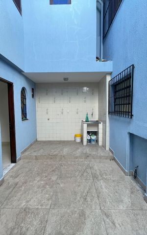 Casa à venda com 120m², 5 quartos e 2 vagas Casa à venda com 120m², 5 quartos e 2 vagasQuintal