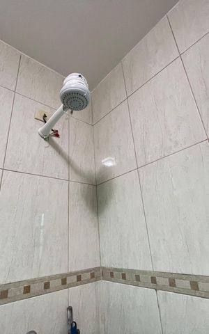 Casa à venda com 120m², 5 quartos e 2 vagas Casa à venda com 120m², 5 quartos e 2 vagasBanheiro 1