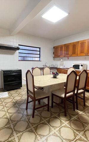 Casa à venda com 120m², 5 quartos e 2 vagas Casa à venda com 120m², 5 quartos e 2 vagasCozinha