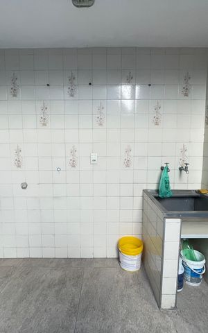 Casa à venda com 120m², 5 quartos e 2 vagas Casa à venda com 120m², 5 quartos e 2 vagasÁrea de serviço