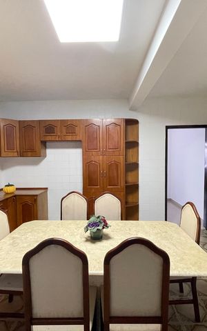 Casa à venda com 120m², 5 quartos e 2 vagas Casa à venda com 120m², 5 quartos e 2 vagasCozinha