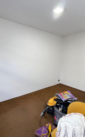 Casa à venda com 120m², 5 quartos e 2 vagas Casa à venda com 120m², 5 quartos e 2 vagasEdícula - Quarto