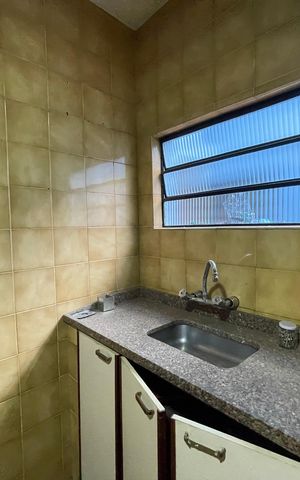 Casa à venda com 120m², 5 quartos e 2 vagas Casa à venda com 120m², 5 quartos e 2 vagasEdícula - Cozinha