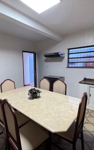Casa à venda com 120m², 5 quartos e 2 vagas Casa à venda com 120m², 5 quartos e 2 vagasCozinha
