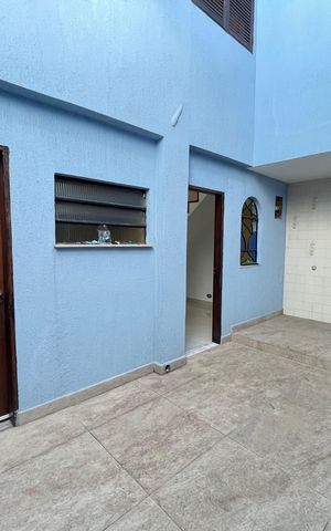 Casa à venda com 120m², 5 quartos e 2 vagas Casa à venda com 120m², 5 quartos e 2 vagasQuintal