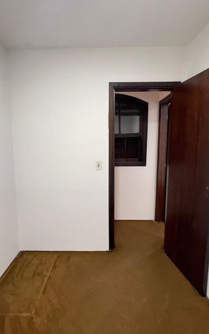 Casa à venda com 120m², 5 quartos e 2 vagas Casa à venda com 120m², 5 quartos e 2 vagasEdícula - Quarto 2
