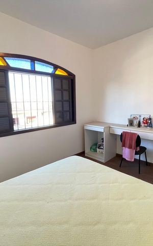 Casa à venda com 120m², 5 quartos e 2 vagas Casa à venda com 120m², 5 quartos e 2 vagasQuarto 1