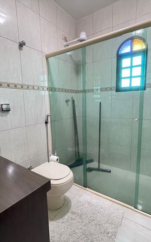 Casa à venda com 120m², 5 quartos e 2 vagas Casa à venda com 120m², 5 quartos e 2 vagasBanheiro 1