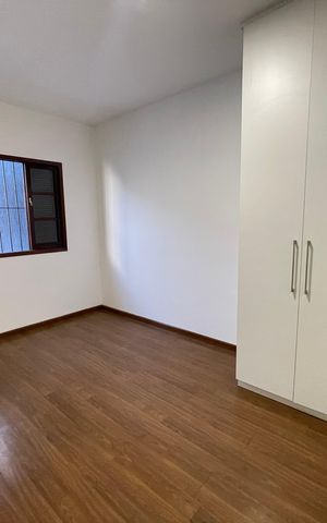 Casa à venda com 120m², 5 quartos e 2 vagas Casa à venda com 120m², 5 quartos e 2 vagasQuarto 2