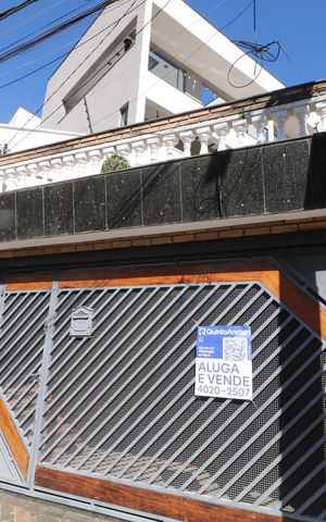 Casa à venda com 350m², 3 quartos e 2 vagasFachada