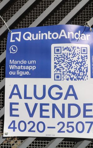 Casa à venda com 350m², 3 quartos e 2 vagasFachada