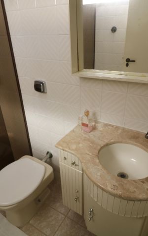 Casa à venda com 350m², 3 quartos e 2 vagasBanheiro da Suíte