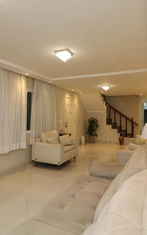 Casa à venda com 350m², 3 quartos e 2 vagasSala