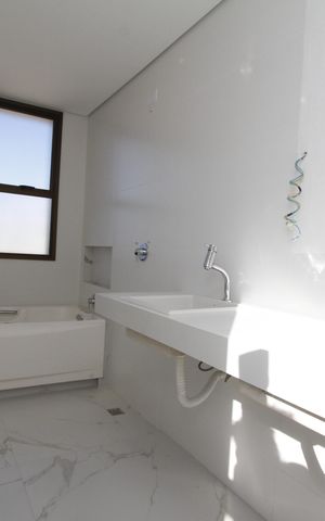 Apartamento à venda com 363m², 4 quartos e 4 vagasBanheiro da Suíte 4