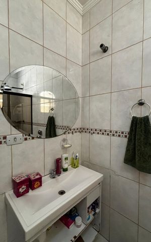 Casa à venda com 118m², 4 quartos e 4 vagas Casa à venda com 118m², 4 quartos e 4 vagasBanheiro