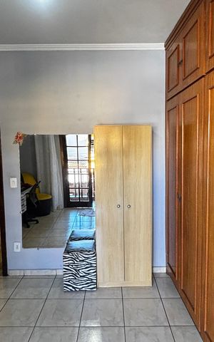 Casa à venda com 118m², 4 quartos e 4 vagas Casa à venda com 118m², 4 quartos e 4 vagasQuarto 3