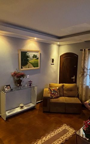 Casa à venda com 118m², 4 quartos e 4 vagas Casa à venda com 118m², 4 quartos e 4 vagasSala