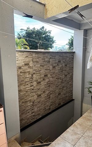 Casa à venda com 118m², 4 quartos e 4 vagas Casa à venda com 118m², 4 quartos e 4 vagasÁrea de Serviço