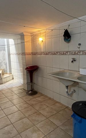 Casa à venda com 118m², 4 quartos e 4 vagas Casa à venda com 118m², 4 quartos e 4 vagasÁrea de Serviço - Porão