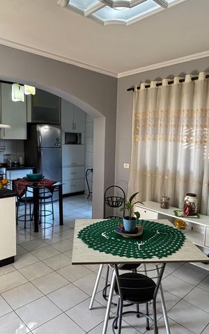 Casa à venda com 118m², 4 quartos e 4 vagas Casa à venda com 118m², 4 quartos e 4 vagasCozinha