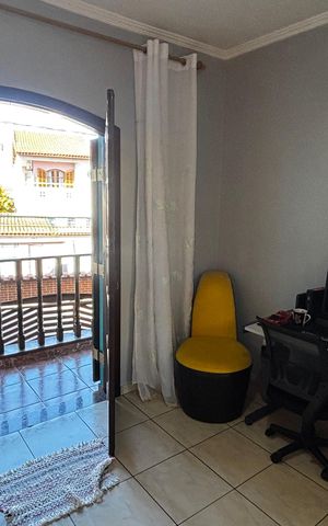 Casa à venda com 118m², 4 quartos e 4 vagas Casa à venda com 118m², 4 quartos e 4 vagasQuarto 3