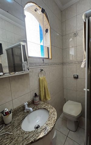 Casa à venda com 118m², 4 quartos e 4 vagas Casa à venda com 118m², 4 quartos e 4 vagasBanheiro da Suíte