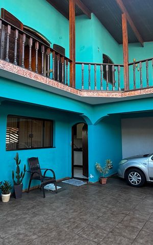 Casa à venda com 118m², 4 quartos e 4 vagas Casa à venda com 118m², 4 quartos e 4 vagasGaragem