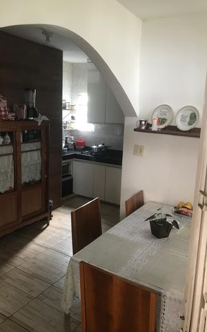 Casa à venda com 360m², 3 quartos e 1 vaga Casa à venda com 360m², 3 quartos e 1 vagaCozinha