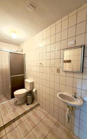 Casa à venda com 315m², 3 quartos e 8 vagas Casa à venda com 315m², 3 quartos e 8 vagasBanheiro