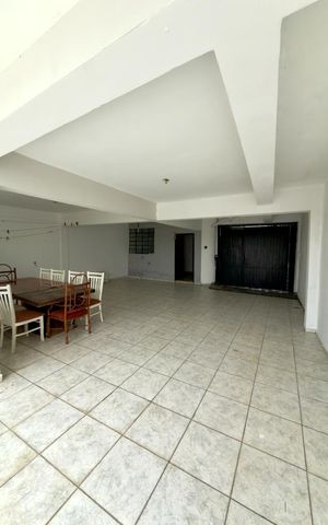 Casa à venda com 315m², 3 quartos e 8 vagas