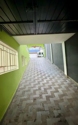 Casa à venda com 315m², 3 quartos e 8 vagas Casa à venda com 315m², 3 quartos e 8 vagasÁrea externa