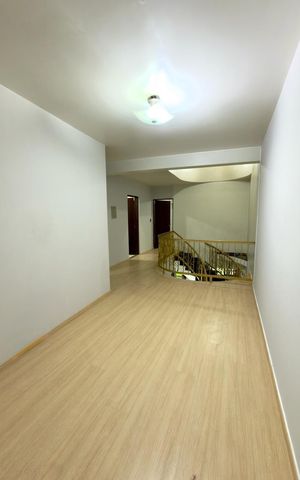 Casa à venda com 315m², 3 quartos e 8 vagas Casa à venda com 315m², 3 quartos e 8 vagasQuarto