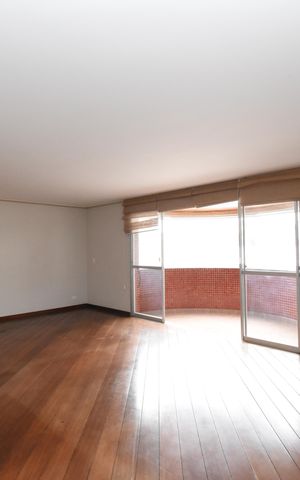 Apartamento para alugar com 261m², 4 quartos e 2 vagasSala