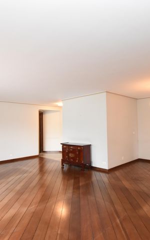 Apartamento para alugar com 261m², 4 quartos e 2 vagasSala