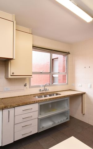 Apartamento para alugar com 261m², 4 quartos e 2 vagasCozinha