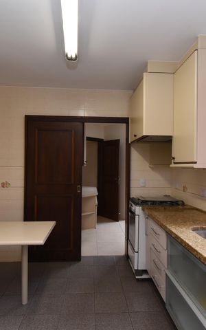 Apartamento para alugar com 261m², 4 quartos e 2 vagasCozinha