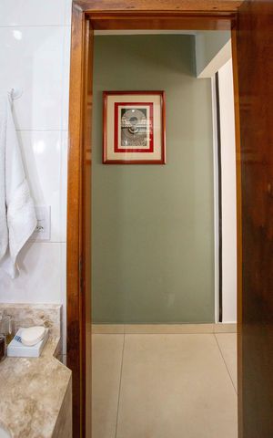 Casa à venda com 249m², 5 quartos e 4 vagasBanheiro Casa 2