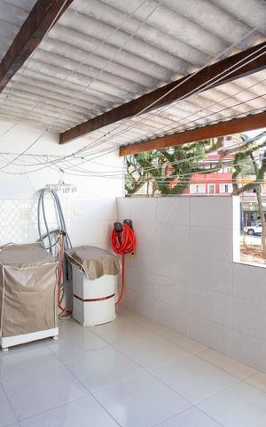 Casa à venda com 249m², 5 quartos e 4 vagasÁrea de Serviço