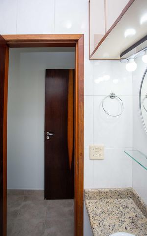 Casa à venda com 249m², 5 quartos e 4 vagasBanheiro da Suíte