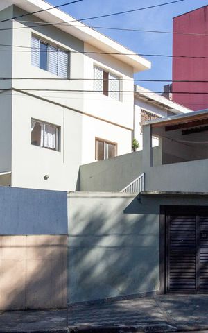 Casa à venda com 249m², 5 quartos e 4 vagasFachada