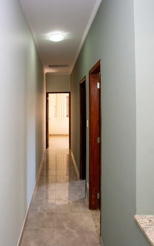 Casa à venda com 249m², 5 quartos e 4 vagasCorredor