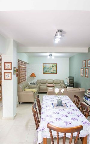Casa à venda com 249m², 5 quartos e 4 vagasSala de TV Casa 2
