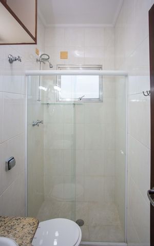 Casa à venda com 249m², 5 quartos e 4 vagasBanheiro da Suíte