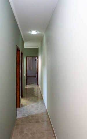 Casa à venda com 249m², 5 quartos e 4 vagasCorredor