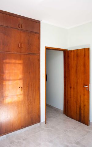Casa à venda com 249m², 5 quartos e 4 vagasQuarto 2